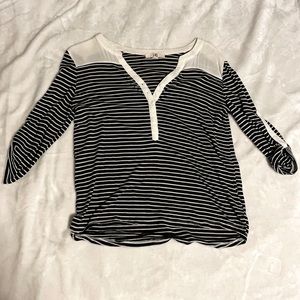 YA button baseball shirt